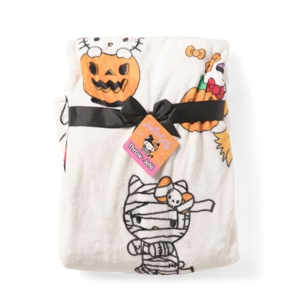 Hello Kitty Halloween Trick or Treat Blanket/ Throw - Picture 1 of 4